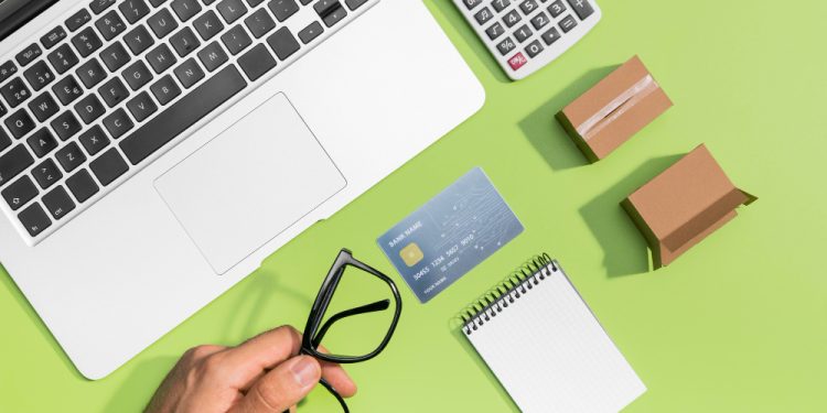 Cartão de Débito e Educação Financeira